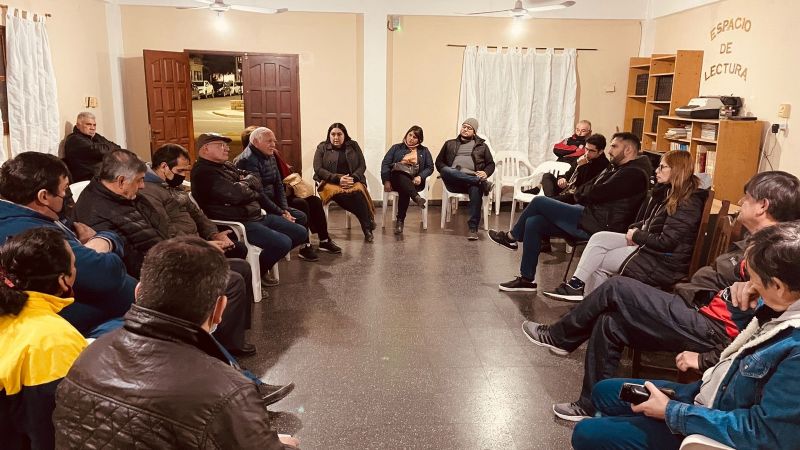 Radicales chacareros se reunieron por la obra de cloacas