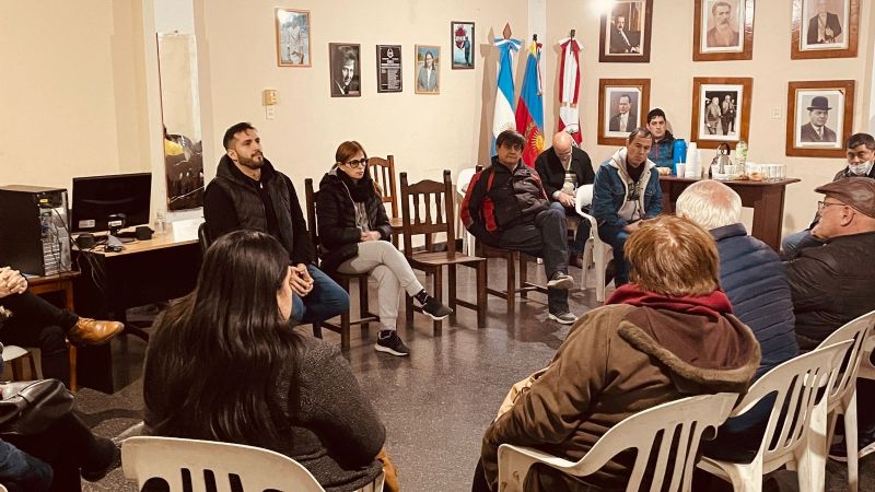 Radicales chacareros se reunieron por la obra de cloacas