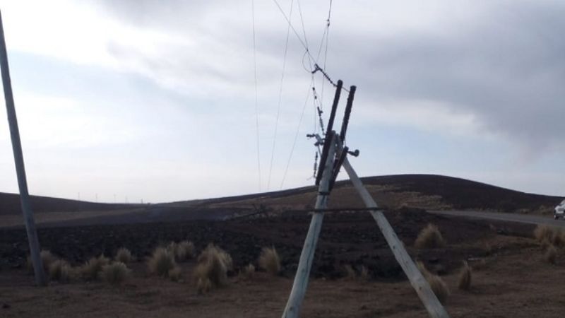Varios kilómetros de línea eléctrica cayeron a tierra