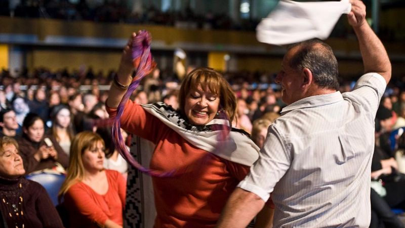 ¿Cómo reservar entradas para la noche de apertura del Festival del Poncho?