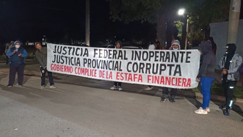 Marcha de ahorristas con duras criticas