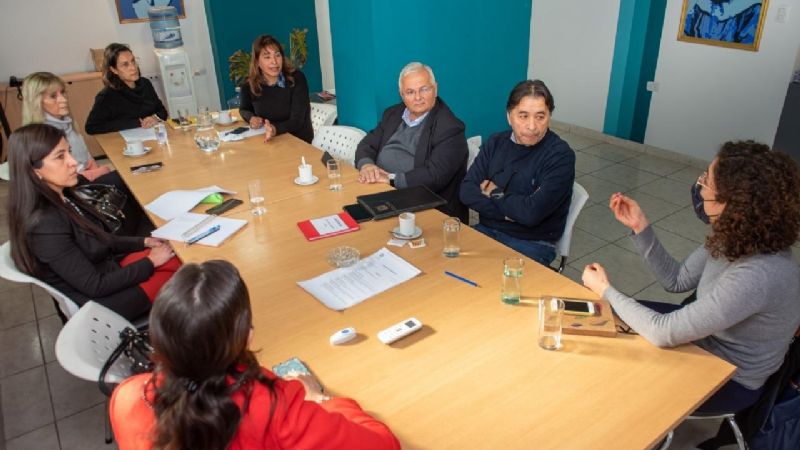 Senadoras y senadores se reunieron para tratar la problemática del suicidio