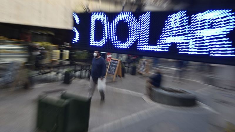 Rige la suba de percepción para las operaciones con tarjetas en dólares