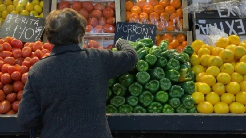 La inflación de junio fue de 5,3% y alcanzó un 64% en los últimos 12 meses