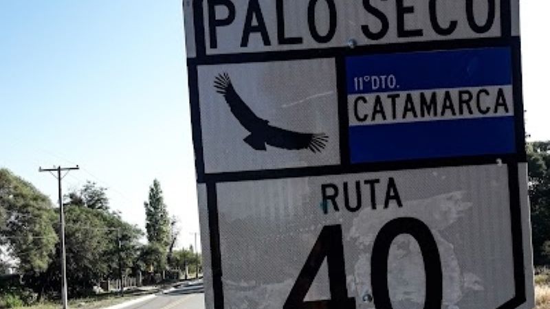 Un hombre agredió con un machete a policías