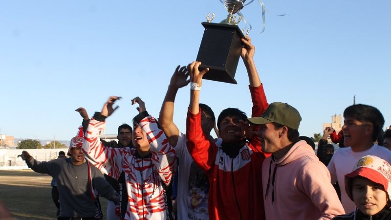 Villa Cubas ganó el "Petit" y accedió al Torneo Regional