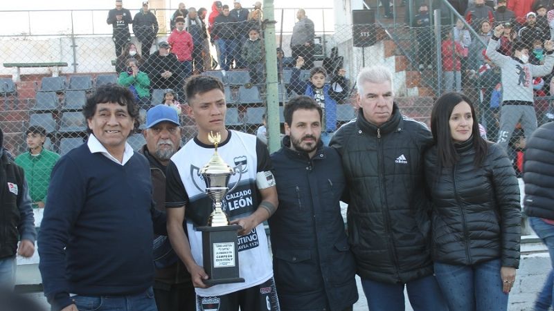 Villa Cubas ganó el "Petit" y accedió al Torneo Regional
