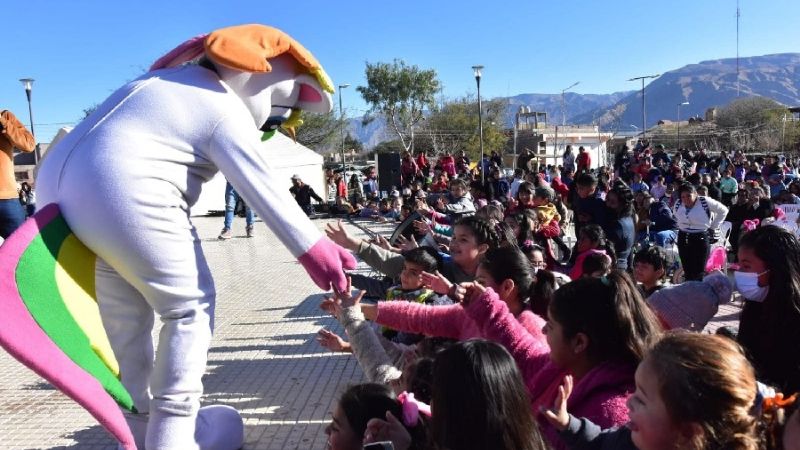 Niños santamarianos disfrutan el invierno con juegos y espectáculos