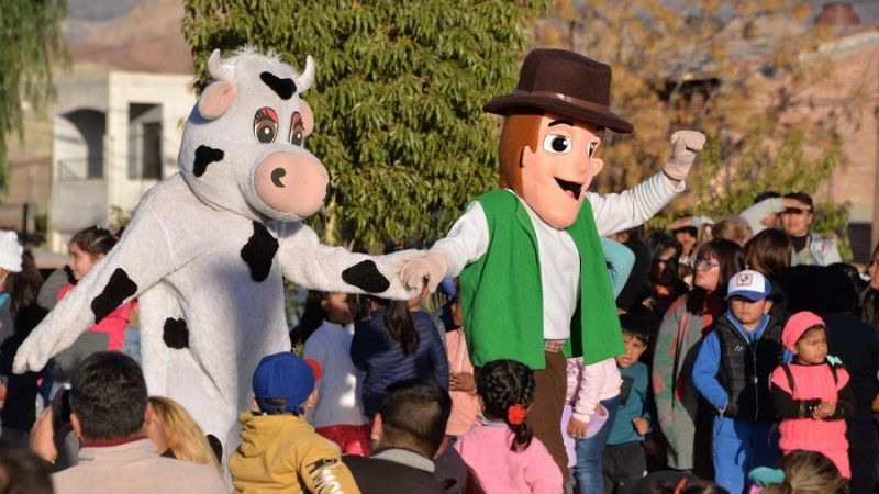 Niños santamarianos disfrutan el invierno con juegos y espectáculos