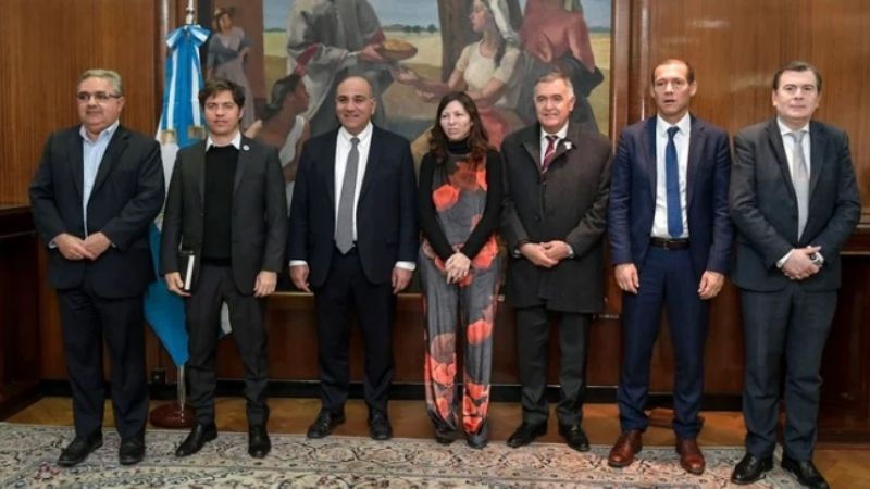 Batakis recibió a solo cinco gobernadores aliados