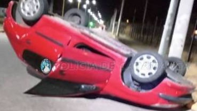 Volcó en la zona norte de la capital