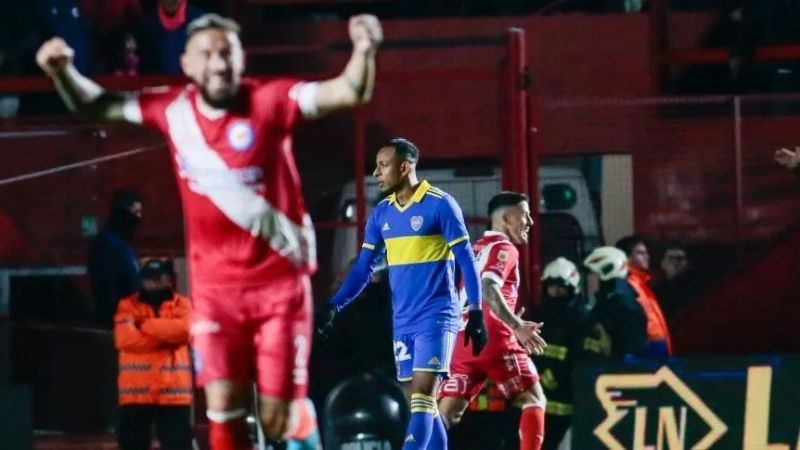 El “Bicho” le ganó a Boca y se sumó a la cima