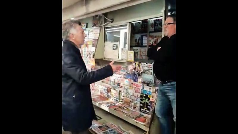“…yo no te doy la mano”, le dijo un “canillita” a Macri
