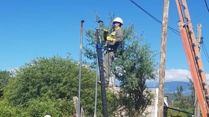 Atacaron a operarios de EC SAPEM por cortar conexión trucha