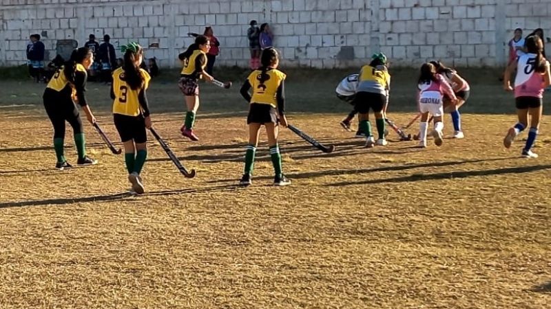 Exitoso encuentro de hockey infantil en San Martín del Bañado