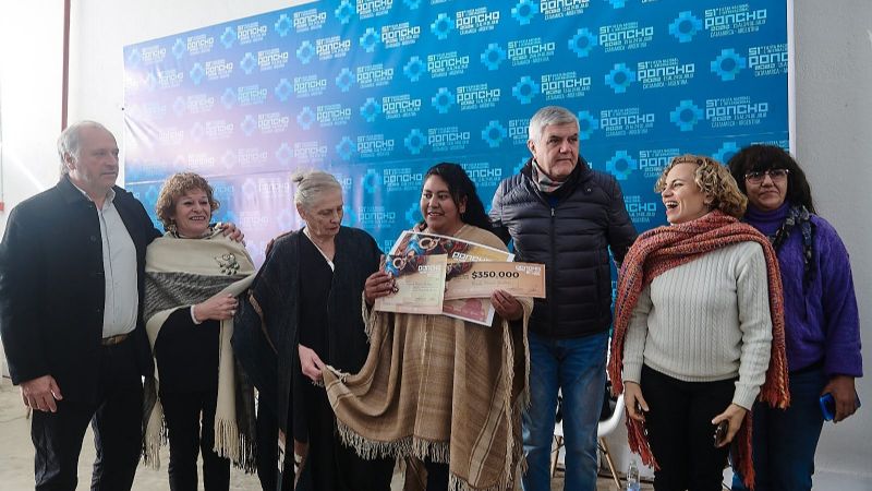 Cyntia Gutiérrez ganó el premio al Mejor Poncho 2022