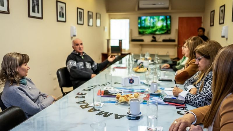 Diputadas dialogaron con el especialista en bioética, Carlos “Peca” Soriano