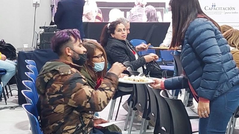 Gran concurrencia en los shows gastronómicos de UTHGRA en el Poncho