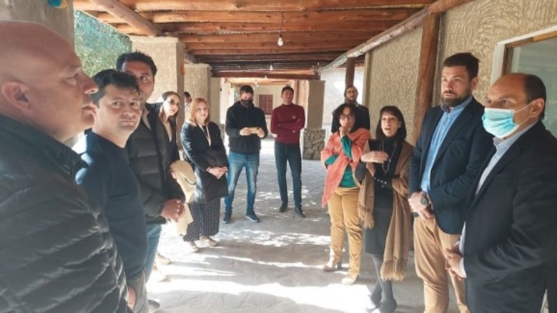 Saadi junto a referentes de turismo de diversas provincias y ciudades