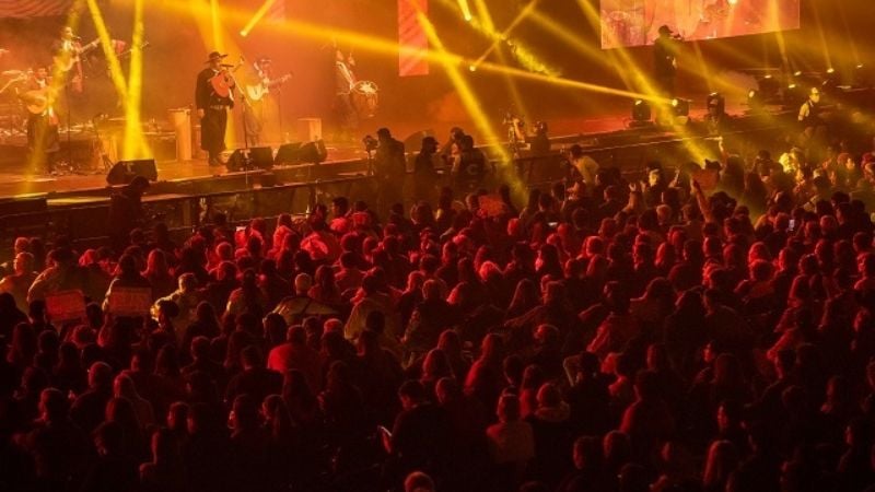 El Chaqueño Palavecino hizo bailar a todos en la Fiesta del Poncho