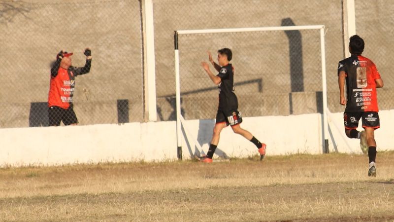 El “Defe”, que resiste, postergó el “1” de Coronel Daza