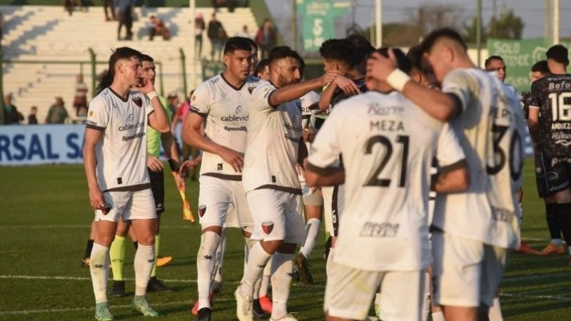 Colón se llevó una buena victoria ante Sarmiento de Junín