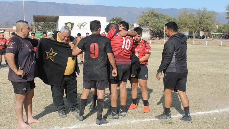 Hurones y un triunfo atravesado por la emoción y el duelo