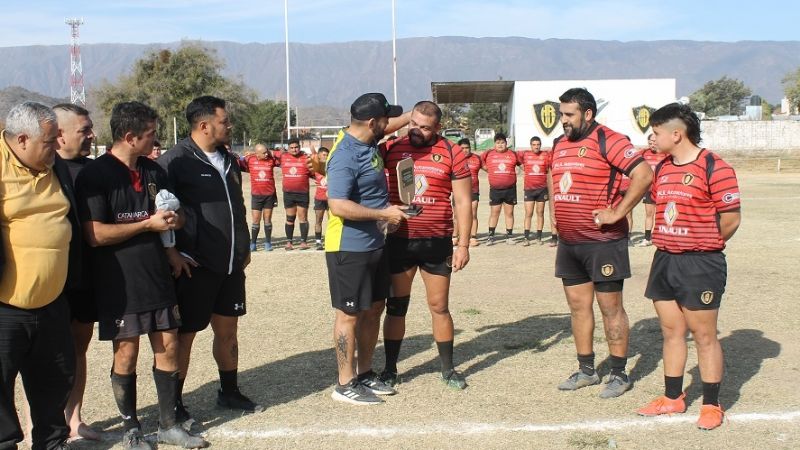 Hurones y un triunfo atravesado por la emoción y el duelo