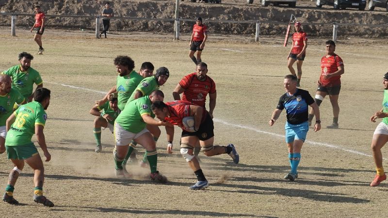 Hurones y un triunfo atravesado por la emoción y el duelo