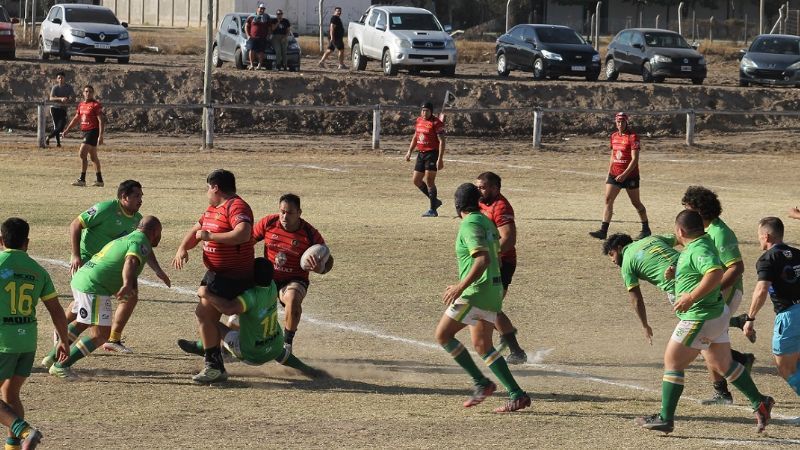 Hurones y un triunfo atravesado por la emoción y el duelo