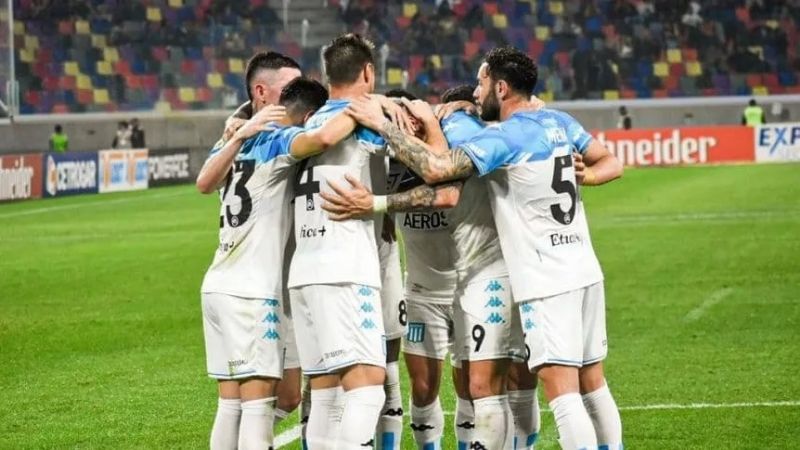 Racing venció a Central Córdoba y se prende entre los escoltas