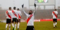 Miguel Borja tras anotar su primer gol con la camiseta de River.
