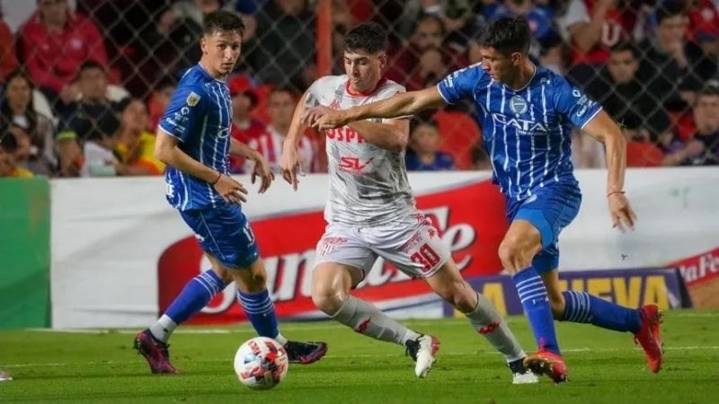Unión venció a Godoy Cruz y se prende; empataron Vélez y Huracán