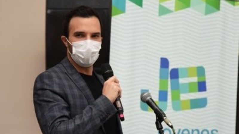 El ministro Álvarez mantuvo reunión de trabajo con diputados oficialistas