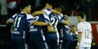 CON FORTUNA, Gimnasia aprovechó un gol en contra de Huracán, para meterse como escolta de los tucumanos.