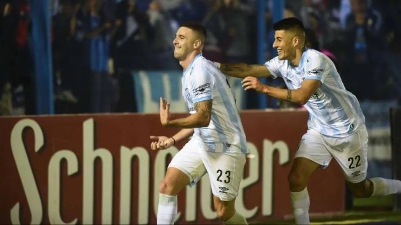 Atlético Tucumán más líder que nunca y Gimnasia escolta