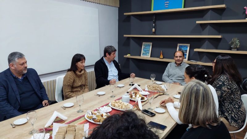 El intendente Saadi recorrió las nuevas oficinas de la Asociación de Agencias de Viajes