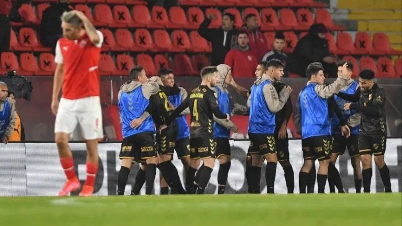 Platense le dio otro golpe a Independiente, en Avellaneda