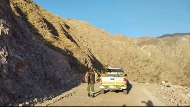 Intenso trabajo para contener el fuego en Belén