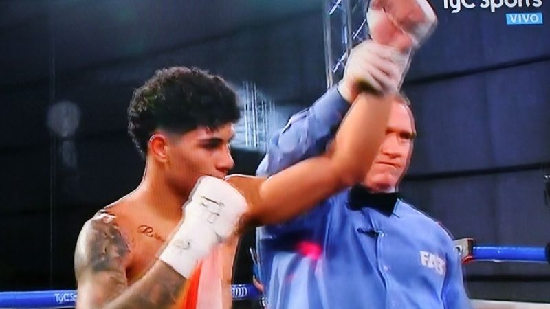 “Sansón” Rosa retuvo el título latino superligero CMB