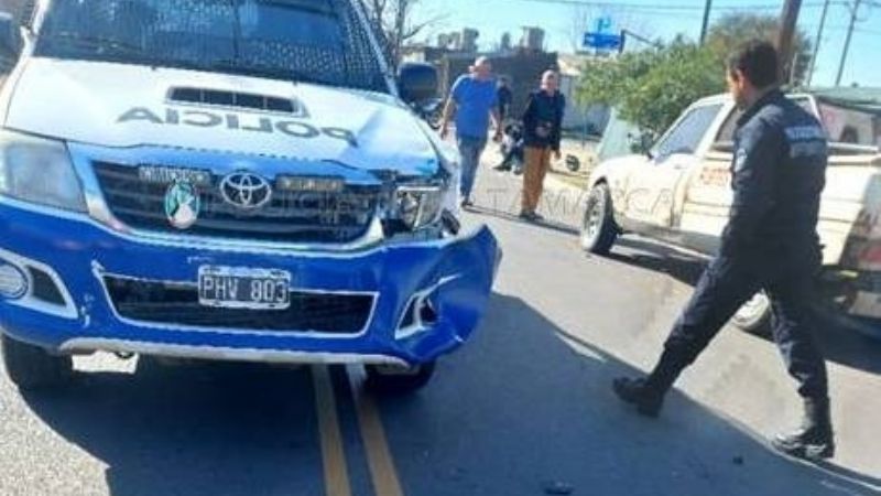 En la huida, arrebatadores chocaron contra un móvil policial