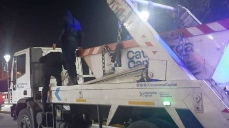 Secuestran camión que llevaba medicamentos vencidos