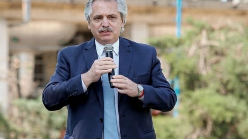 El Presidente encabeza el acto de firma de contratos para el gasoducto Néstor Kirchner