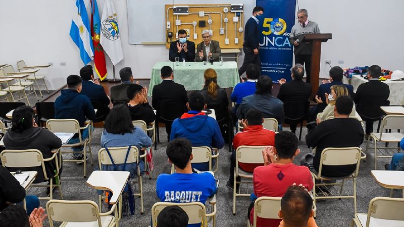 Lanzamiento de la Escuela de Oficios en la sede “Casa Pueblo” de Los Altos