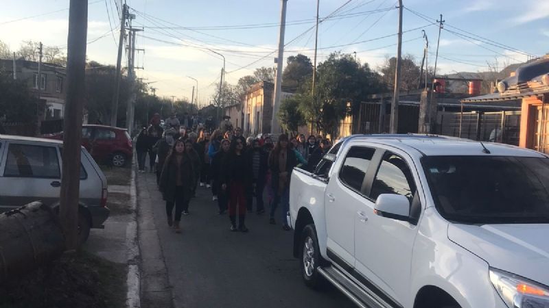 Feligreses de Fray Mamerto Esquiú en caravana de protesta
