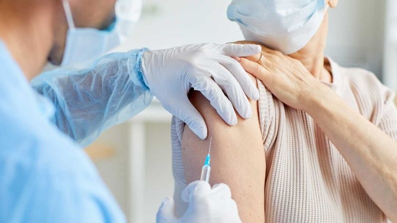 Vacunación en Plaza Valle Chico se traslada a la Parroquia