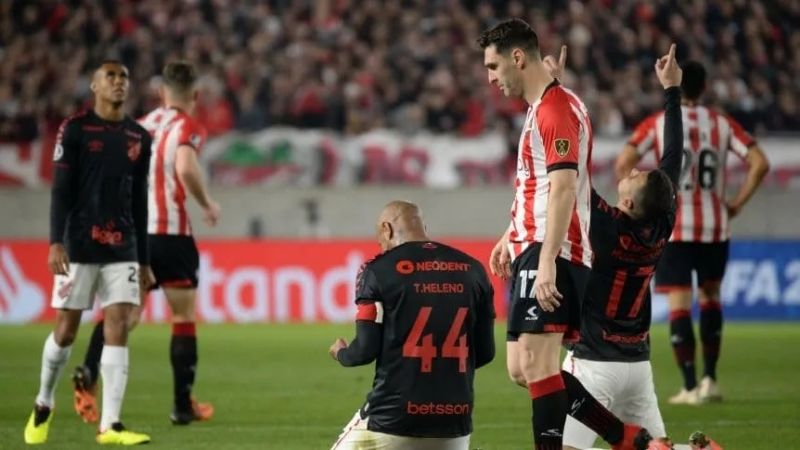 Estudiantes perdió con Paranaense, que va a la semifinal