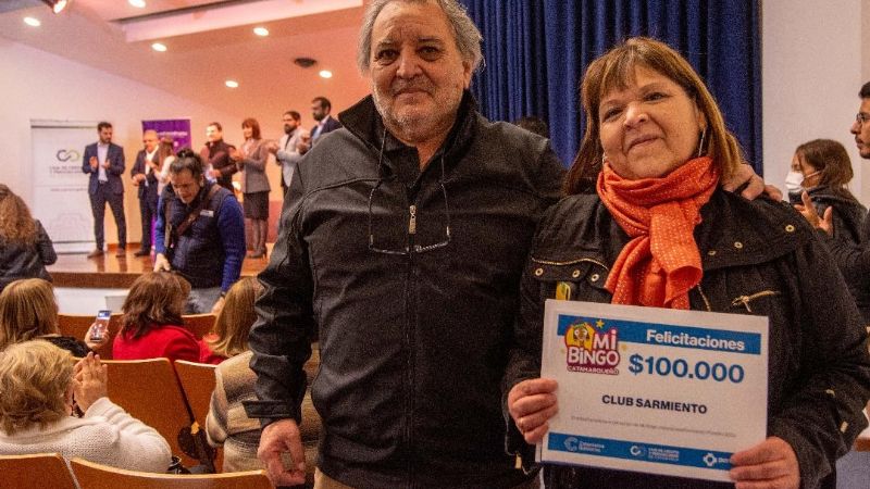 Raúl entregó aportes de Mi Bingo Catamarqueño a instituciones