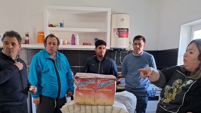 Donaron mercadería al comedor La Resistencia