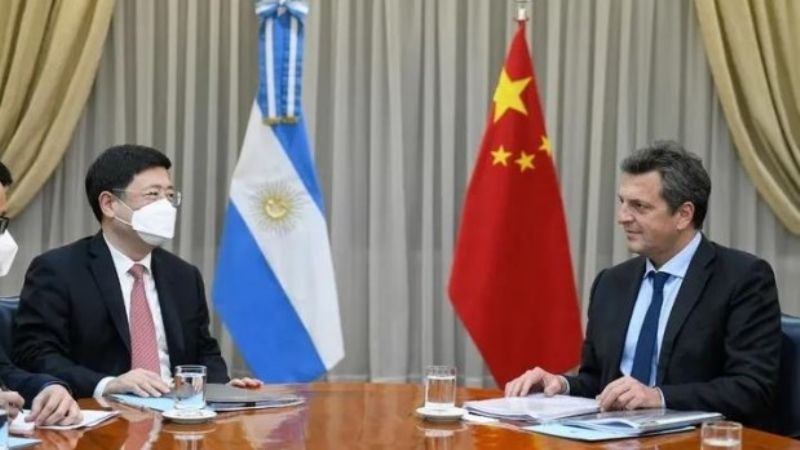 Massa y el embajador chino acordaron "promover proyectos concretos" para el desarrollo